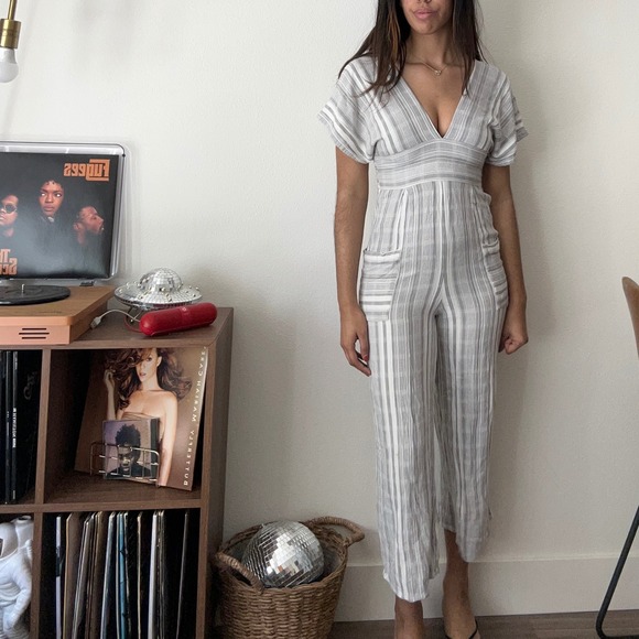 Striped Jumpsuit V-Neck Tie Back Pockets‎ Casual Summer Romper - Picture 1 of 10
